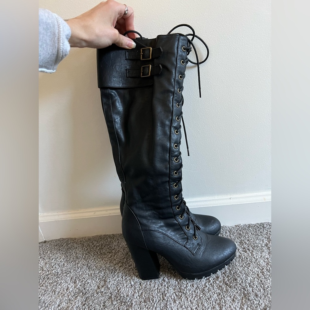 Boots - Picture 5 of 7